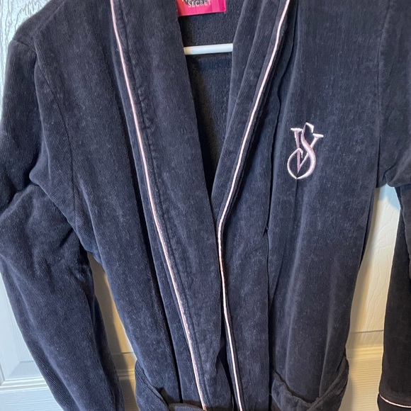 Victoria’s Secret Robes - Picture 2 of 2